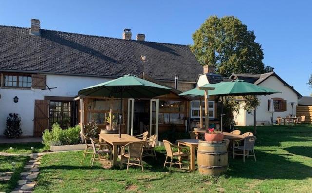 Le Chene D'Or Bed & Breakfast Marcheseuil Екстериор снимка