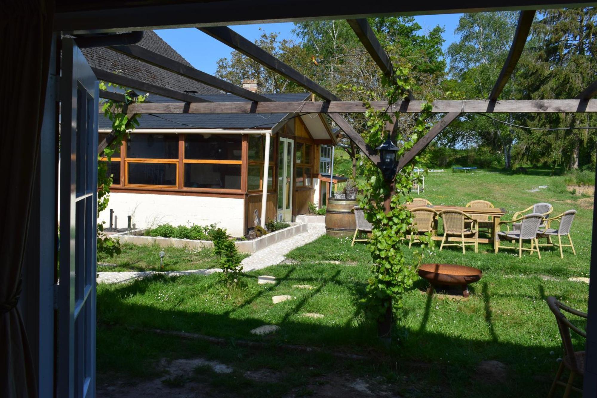 Le Chene D'Or Bed & Breakfast Marcheseuil Екстериор снимка