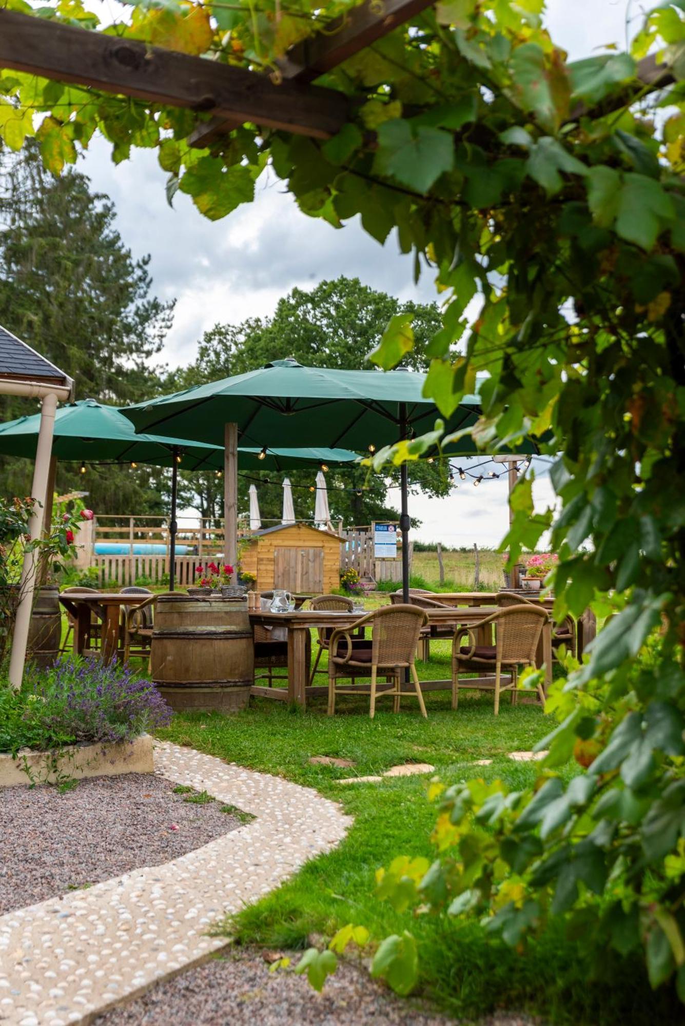 Le Chene D'Or Bed & Breakfast Marcheseuil Екстериор снимка